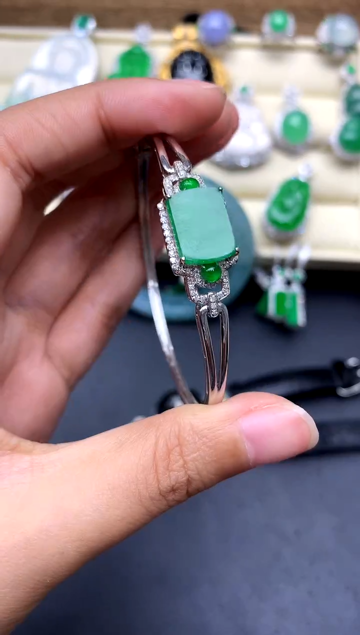 【闪购商品】翡翠手镯18K金镶嵌414-中国好珍宝