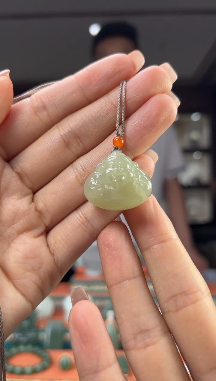 和田玉未镶嵌颈饰1