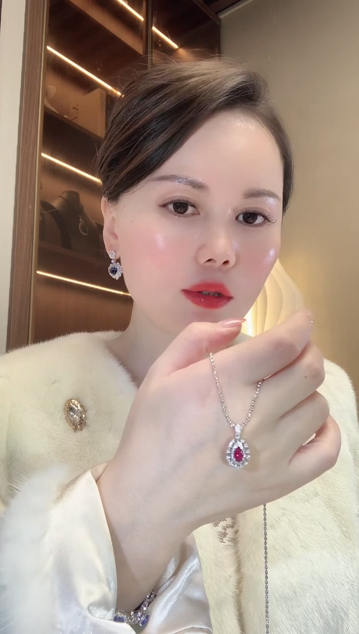 【闪购商品】红宝石吊坠(不含链)18K金镶嵌D47 