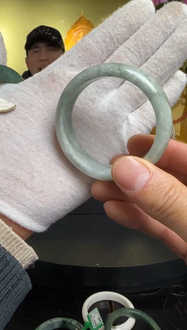 【闪购商品】翡翠手镯未镶嵌手镯