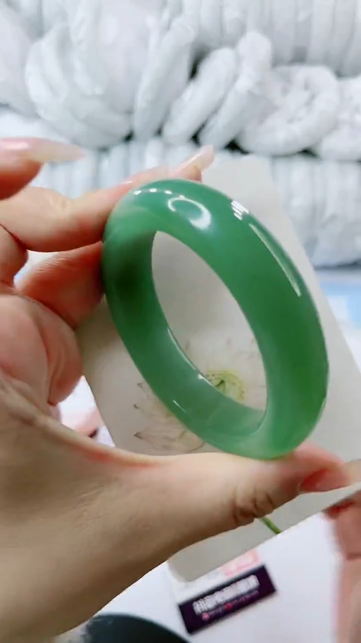 【闪购商品】石英质玉手镯未镶嵌多样性发货C209