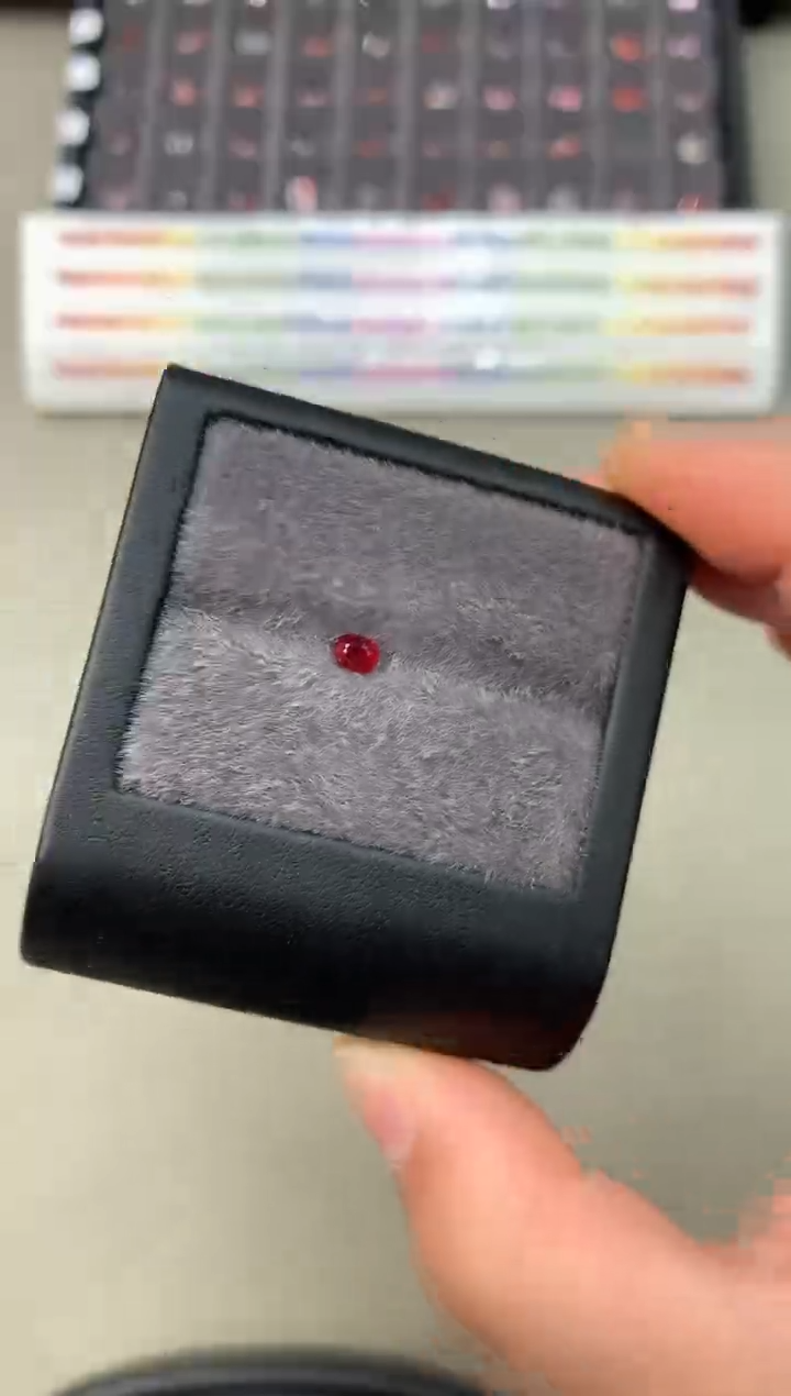 【闪购商品】定制尖晶石裸石未镶嵌0.42ct 绝地武士