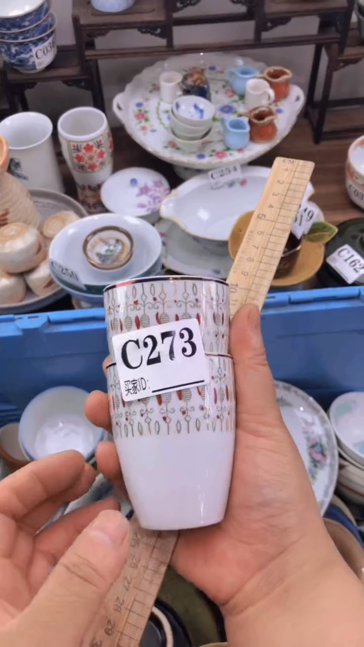 瓷片朱**佳A龙华精品陶瓷店