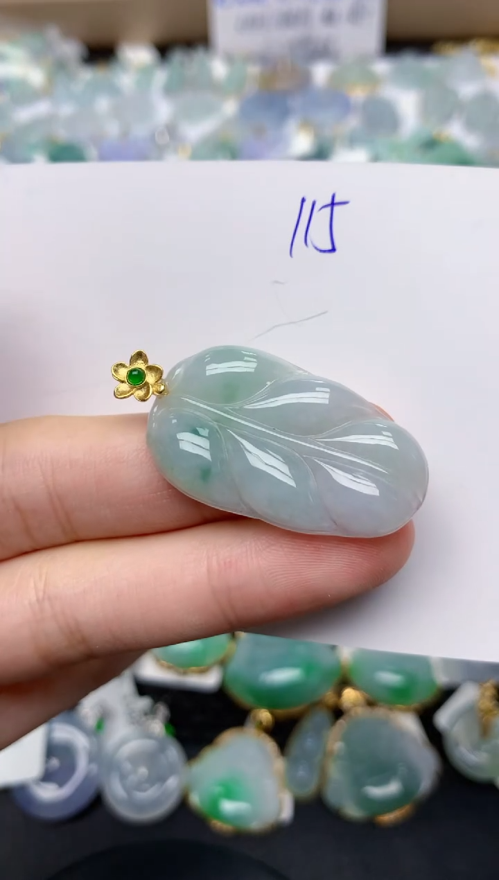 翡翠未镶嵌颈饰天然缅甸A货翡翠