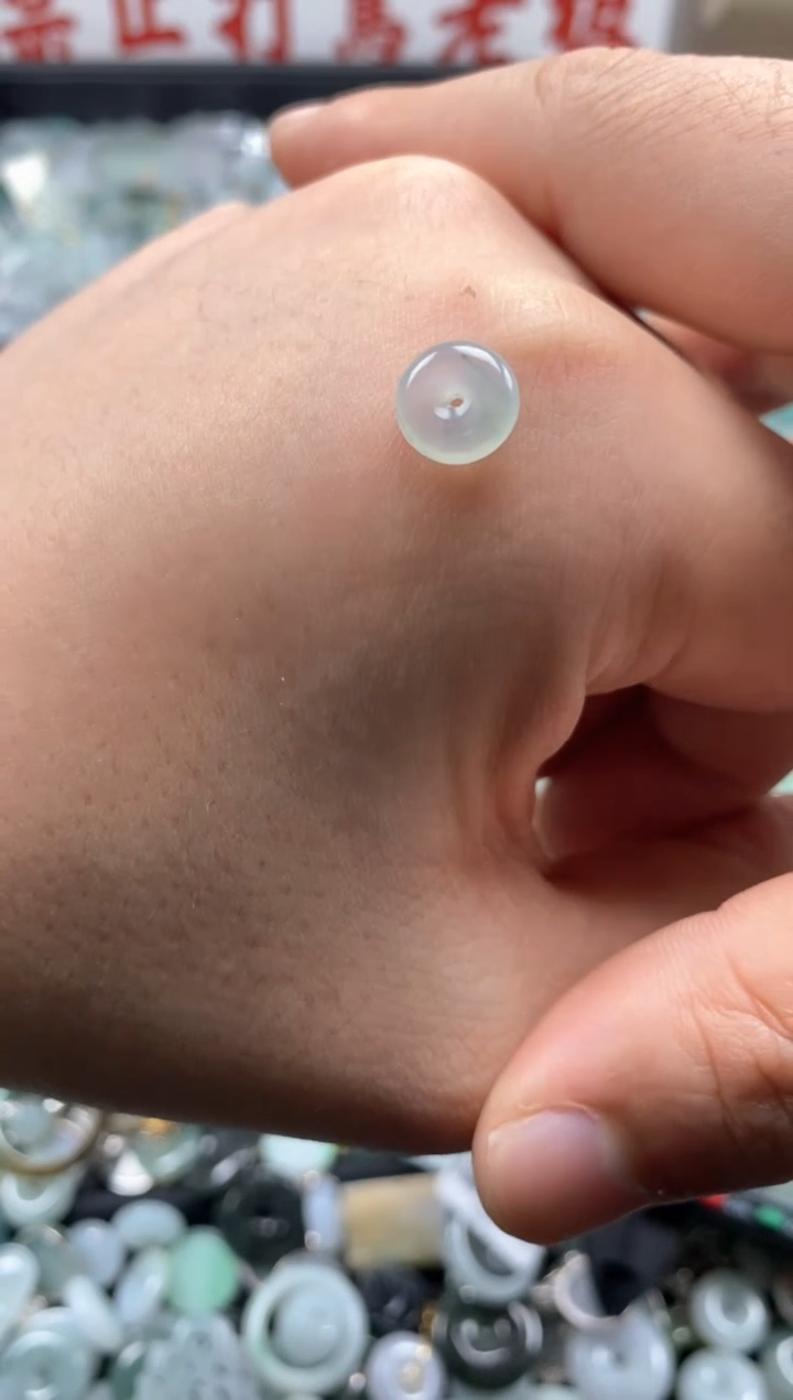 【闪购商品】翡翠颈饰未镶嵌哥哥