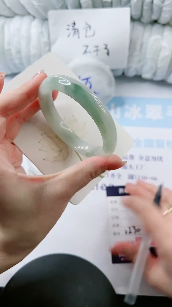 【闪购商品】石英质玉手镯未镶嵌多样性发货V230