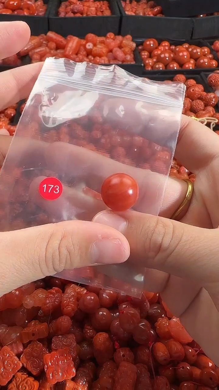 颈饰未镶嵌南红玛瑙1