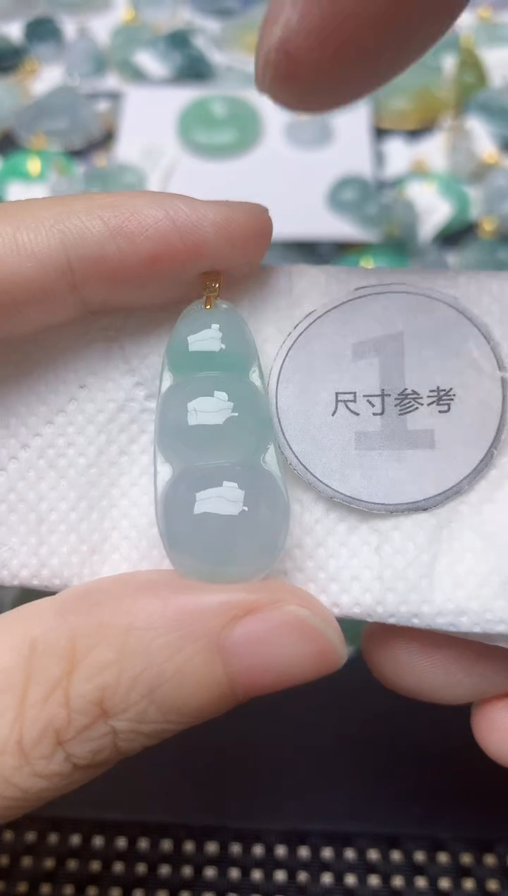 翡翠18K金镶嵌颈饰天然缅甸A货翡翠