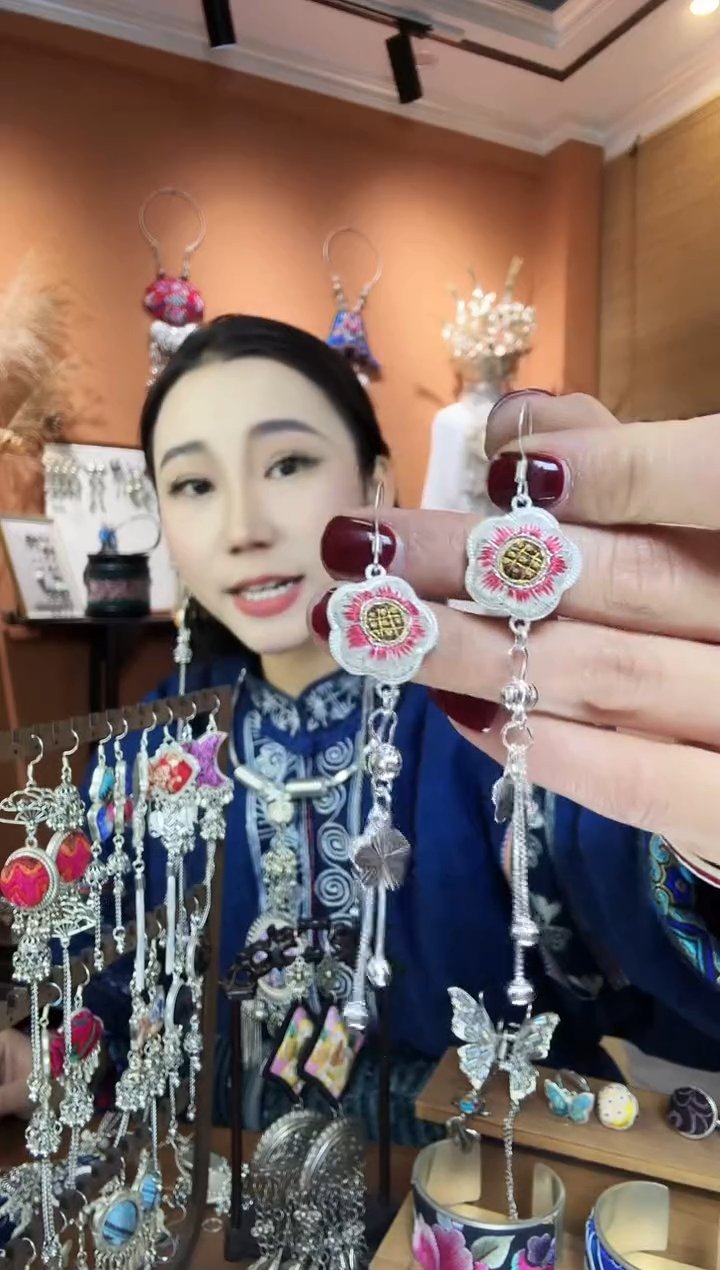 【闪购商品】刺绣纯手工民族风耳环