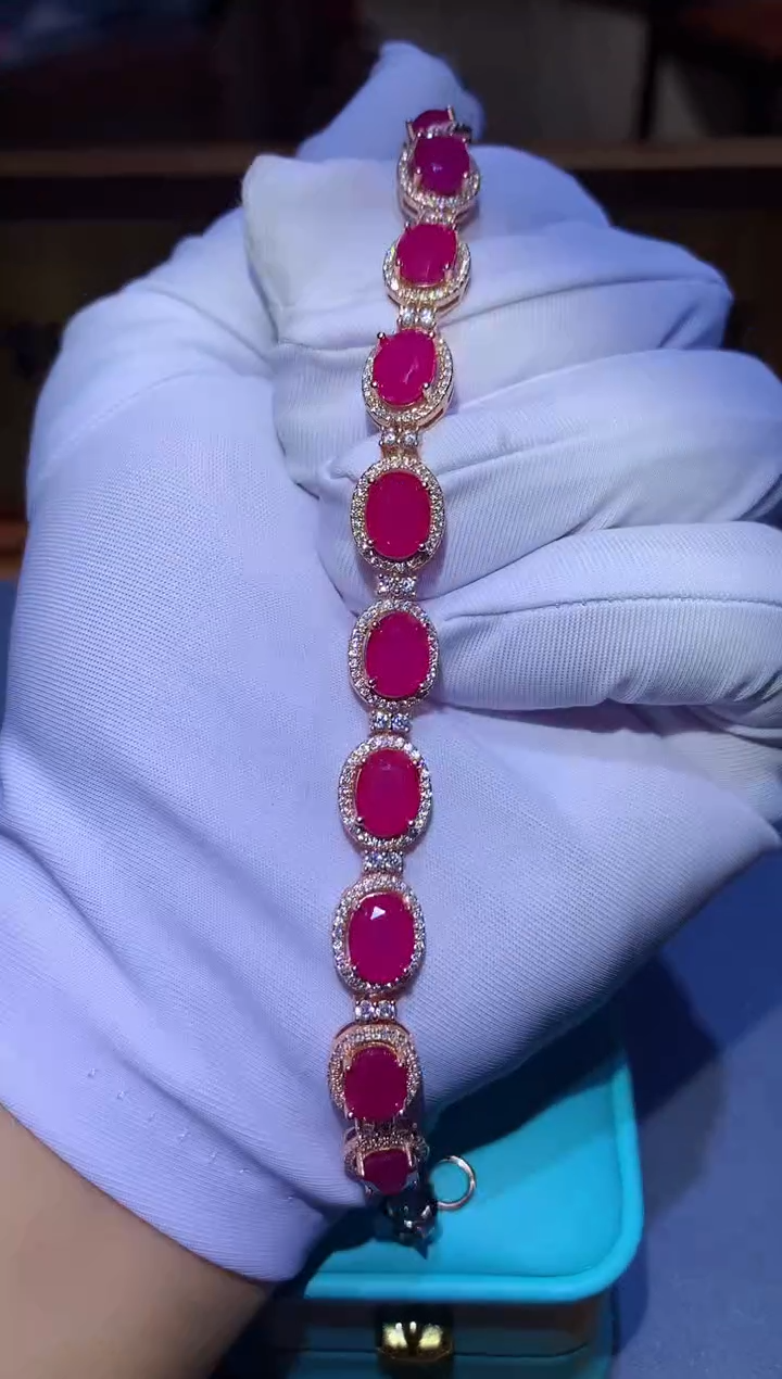 【闪购商品】红宝石手链银S925镶嵌........