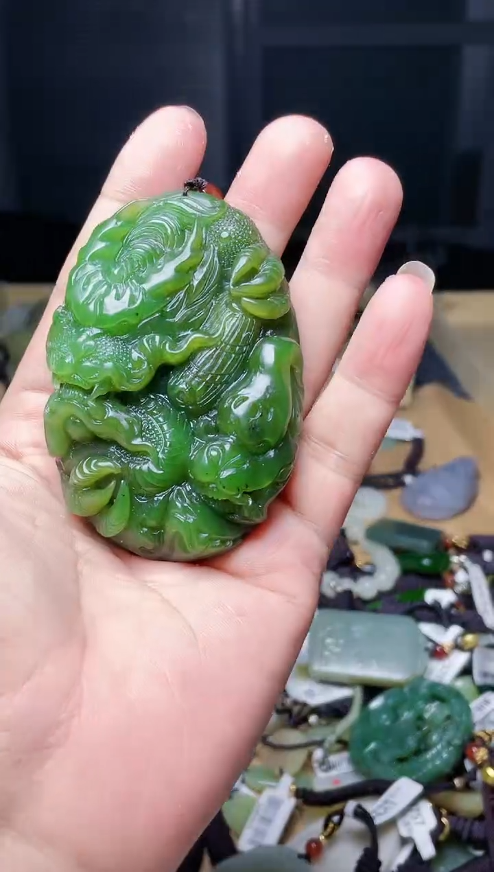 颈饰未镶嵌和田玉1