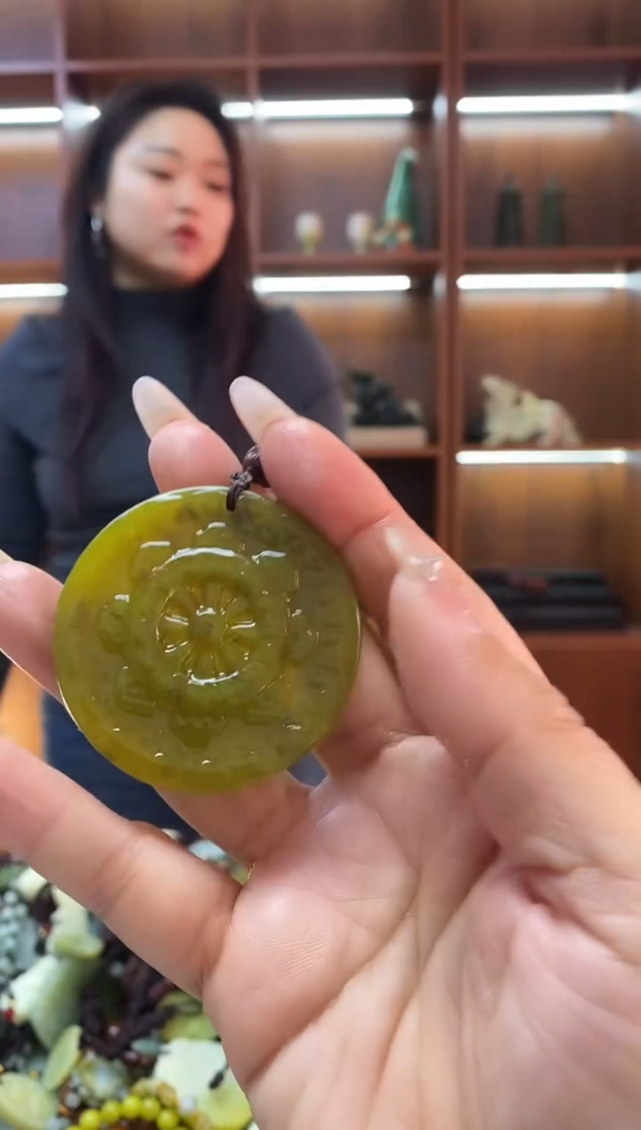 未镶嵌岫玉吊坠   