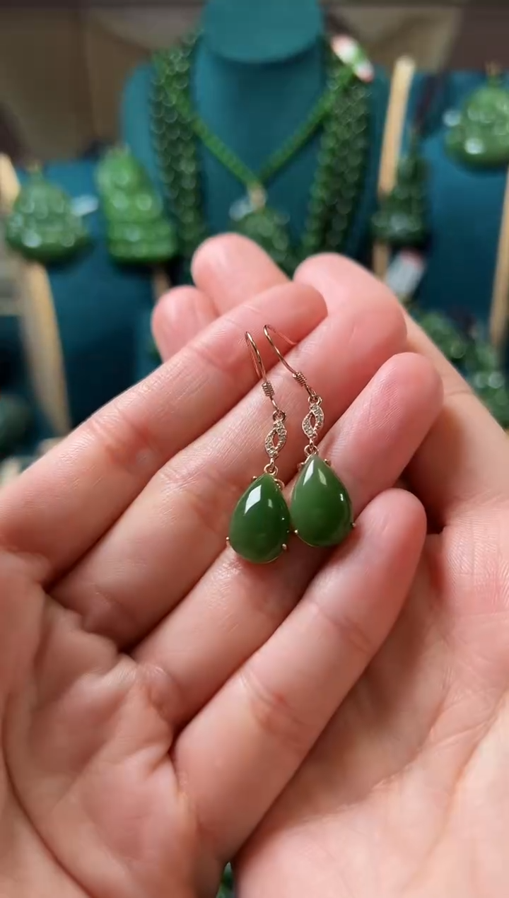 【闪购商品】和田玉（碧玉）耳钩银S925镶嵌碧玉