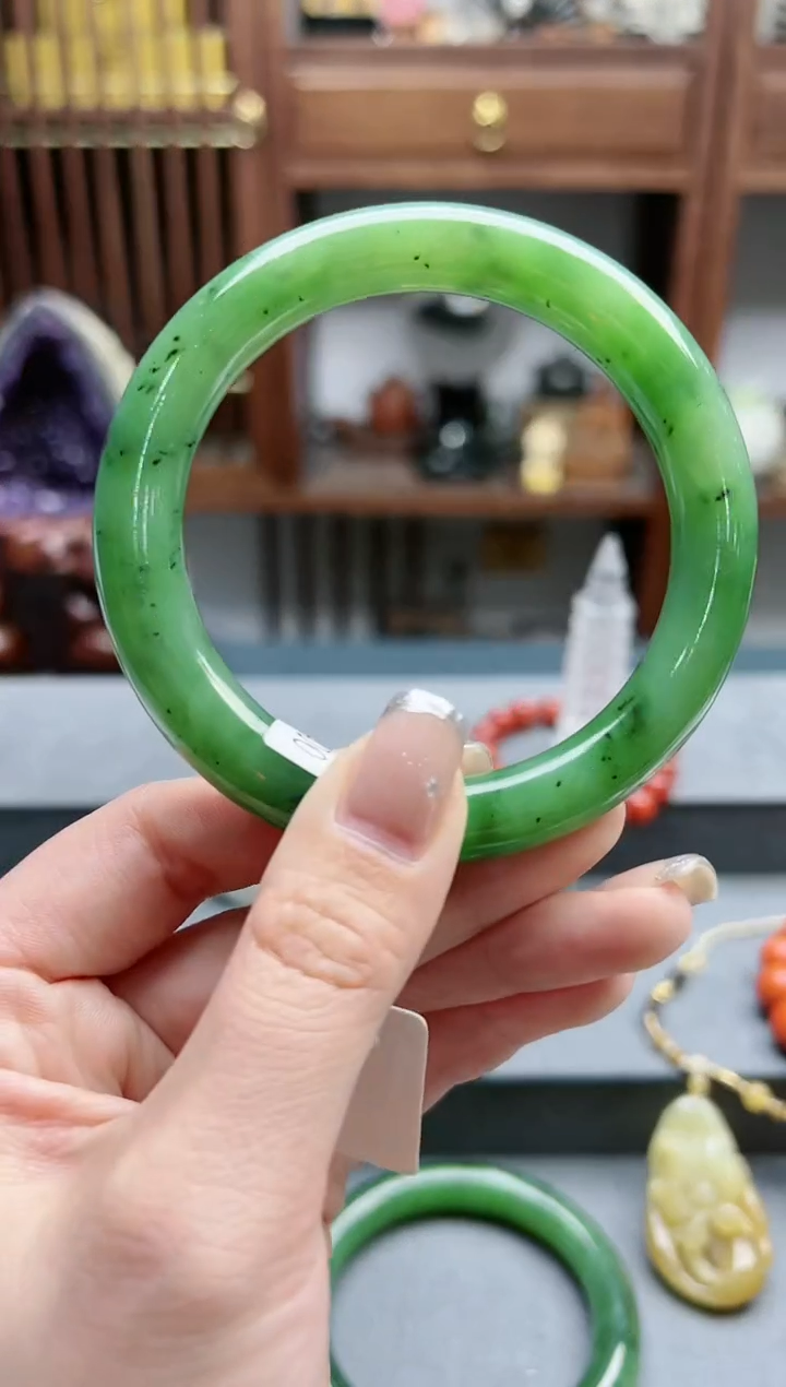 【闪购商品】和田玉手镯未镶嵌碧玉手镯60+1 YR