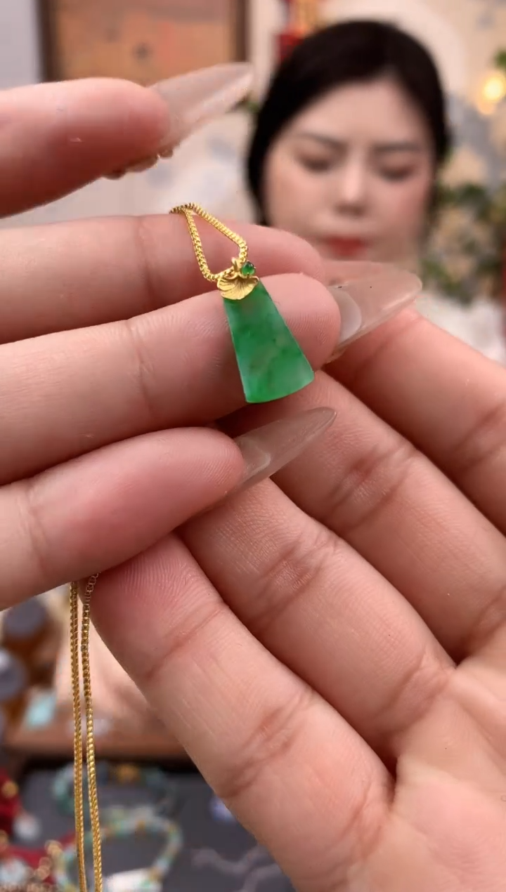 【闪购商品】翡翠吊坠(不含链)18K金镶嵌无事牌