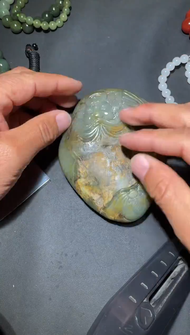 未镶嵌和田玉（糖玉）挂件和田玉