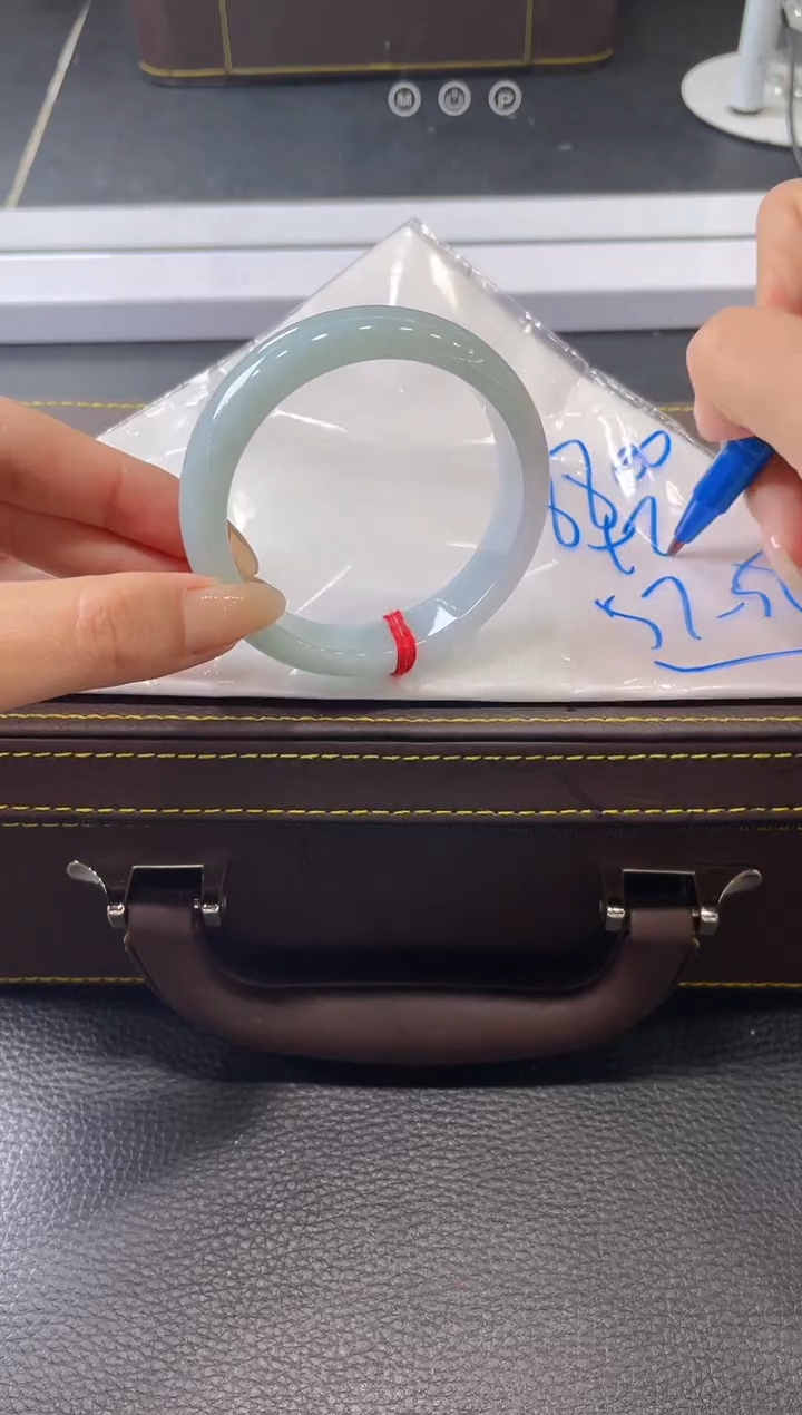 【闪购商品】翡翠手镯未镶嵌手镯