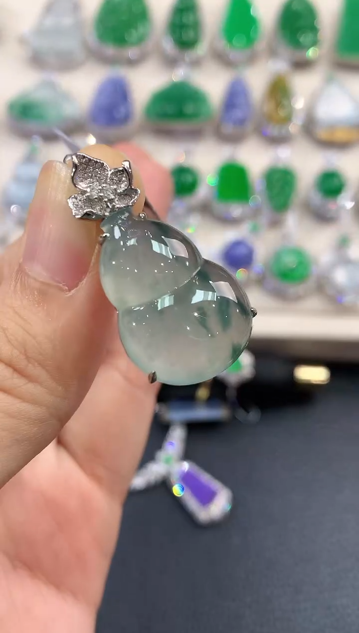【闪购商品】翡翠吊坠(不含链)18K金镶嵌D61 