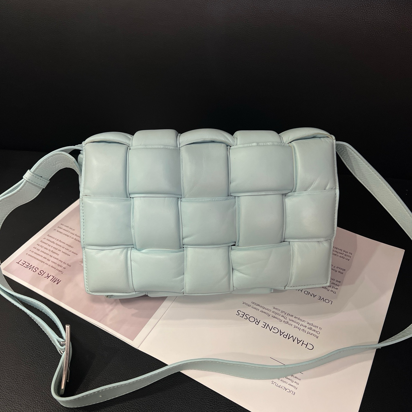 95新 BOTTEGA VENETA/葆蝶家 baby蓝Cassette单肩包D141寄卖服务