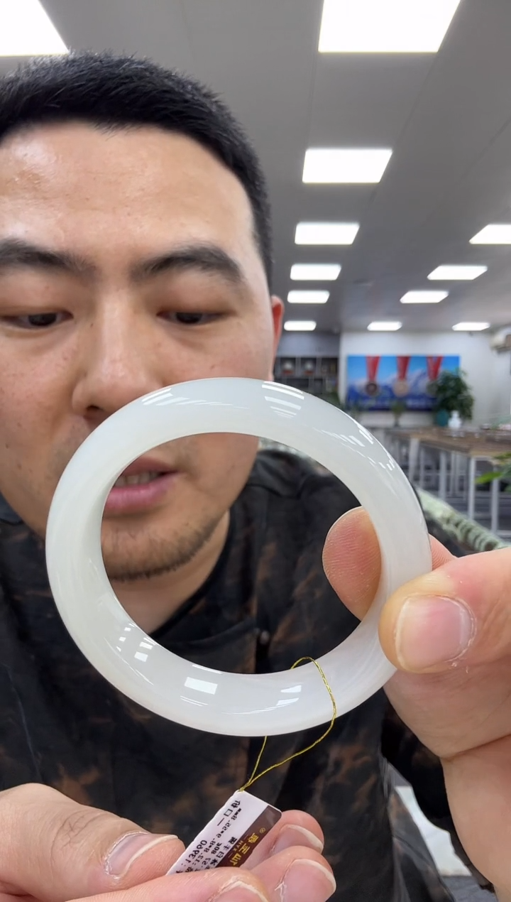 【闪购商品】和田玉未镶嵌手镯55-56  203