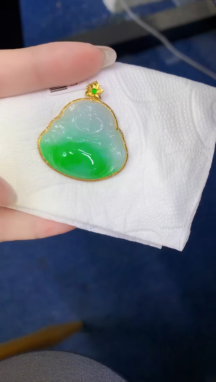 颈饰18K金镶嵌翡翠缅甸天然翡翠a货