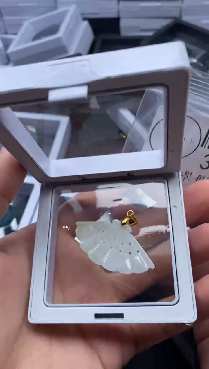 吊坠(不含链)未镶嵌翡翠3886