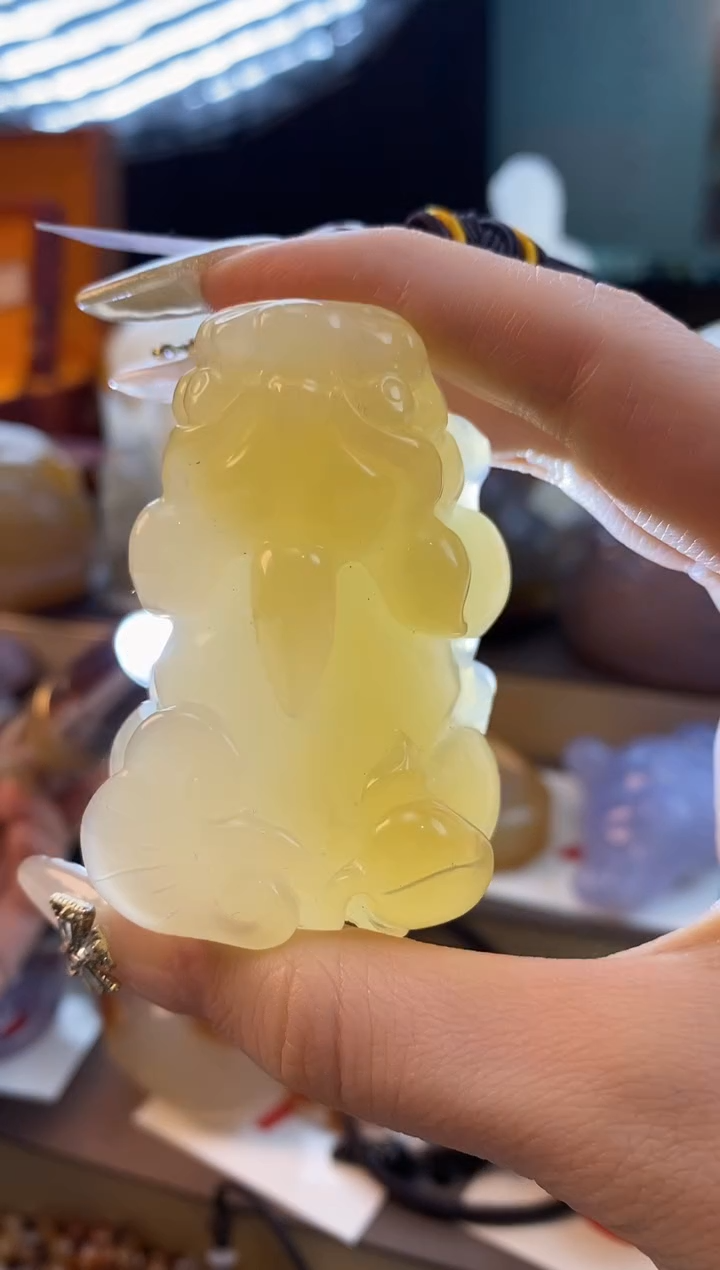 【闪购商品】玛瑙/玉髓手把件未镶嵌貔貅7728