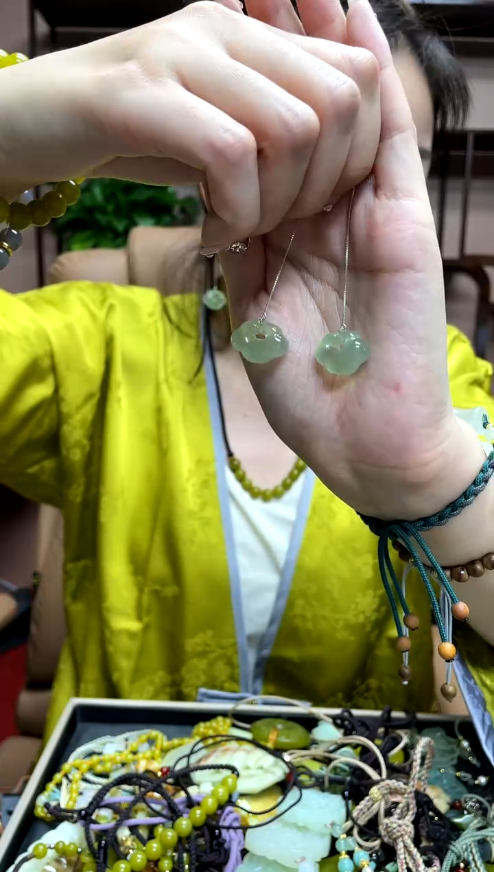 【闪购商品】岫玉耳饰银S925镶嵌多样性发货其中一件