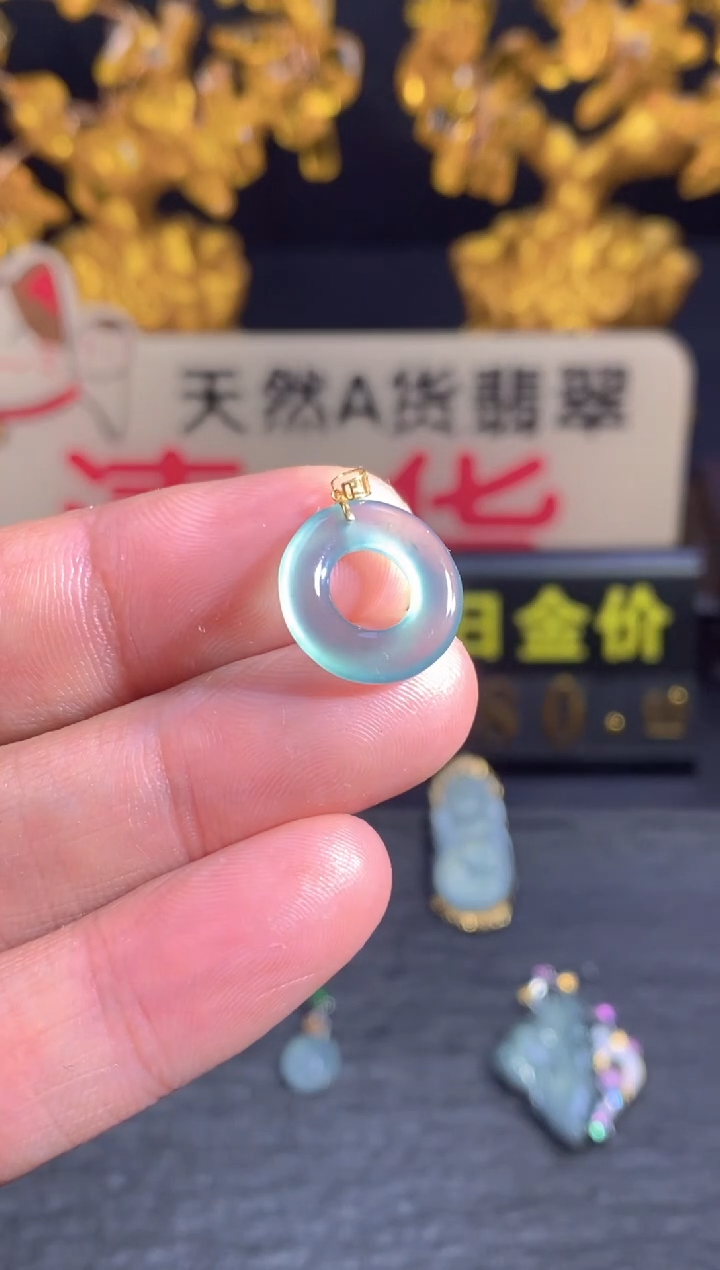 翡翠18K金镶嵌颈饰