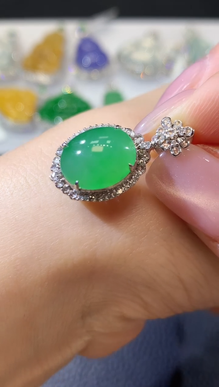 【闪购商品】翡翠吊坠(不含链)18K金镶嵌A56