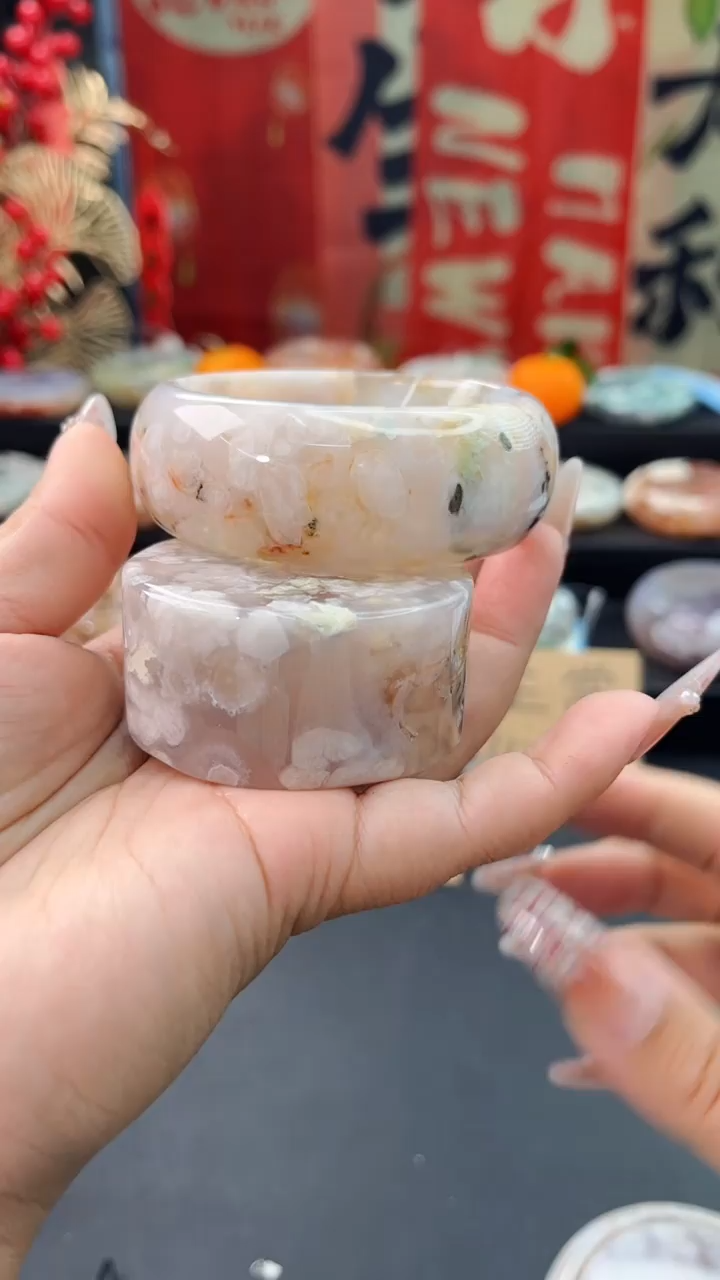 【闪购商品】石英质玉手镯未镶嵌赠送镯心（56圈口）无证书