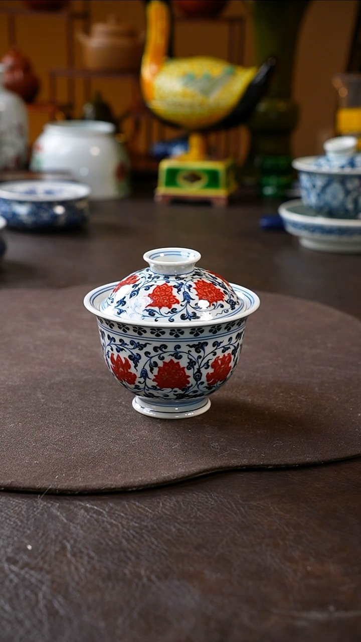 【闪购商品】雲林匠造青花釉里红缠枝莲盖碗