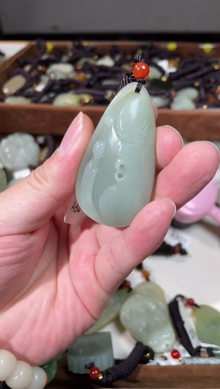 颈饰未镶嵌和田玉1