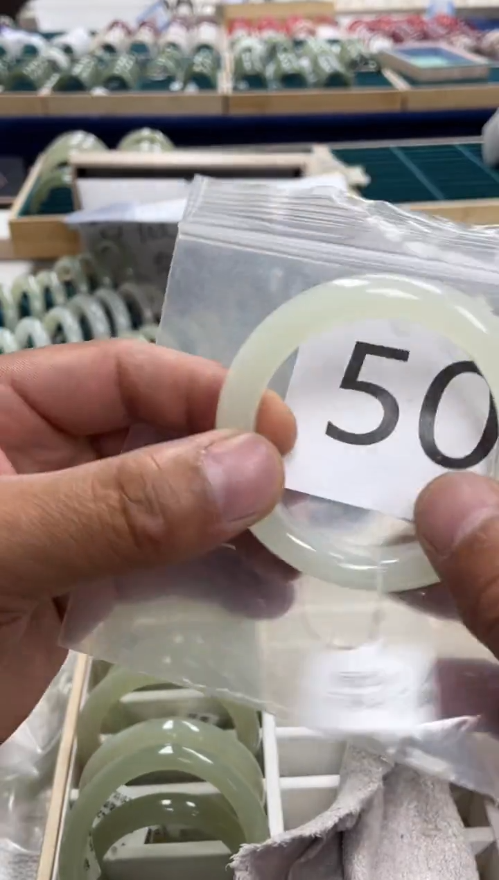 未镶嵌手镯和田玉和田玉手镯 56.9圈口 50号