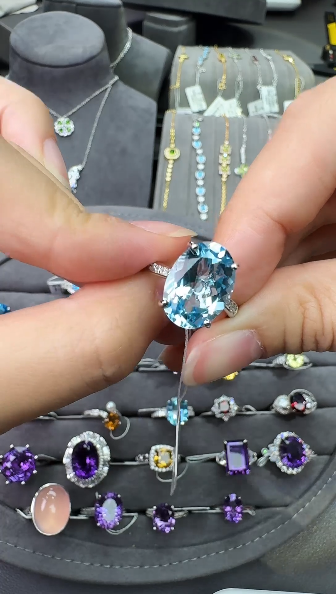 银S925镶嵌戒指托帕石7.7ct{七天鉴赏}