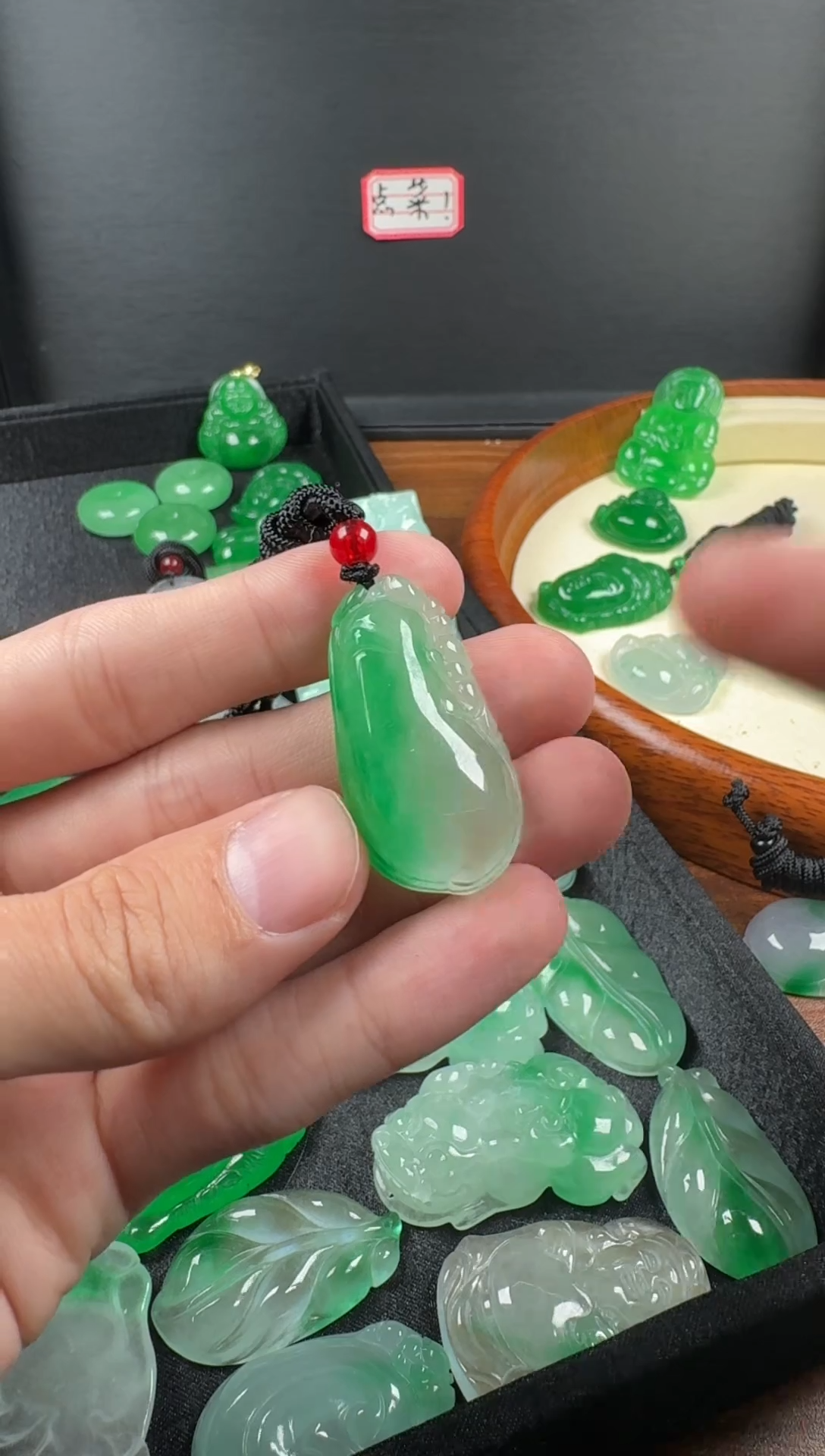 颈饰未镶嵌翡翠福瓜吊坠