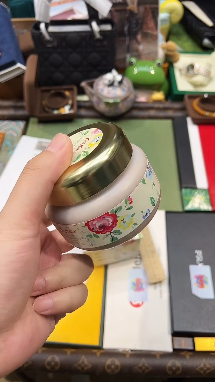 柔嫩清透身体磨砂..