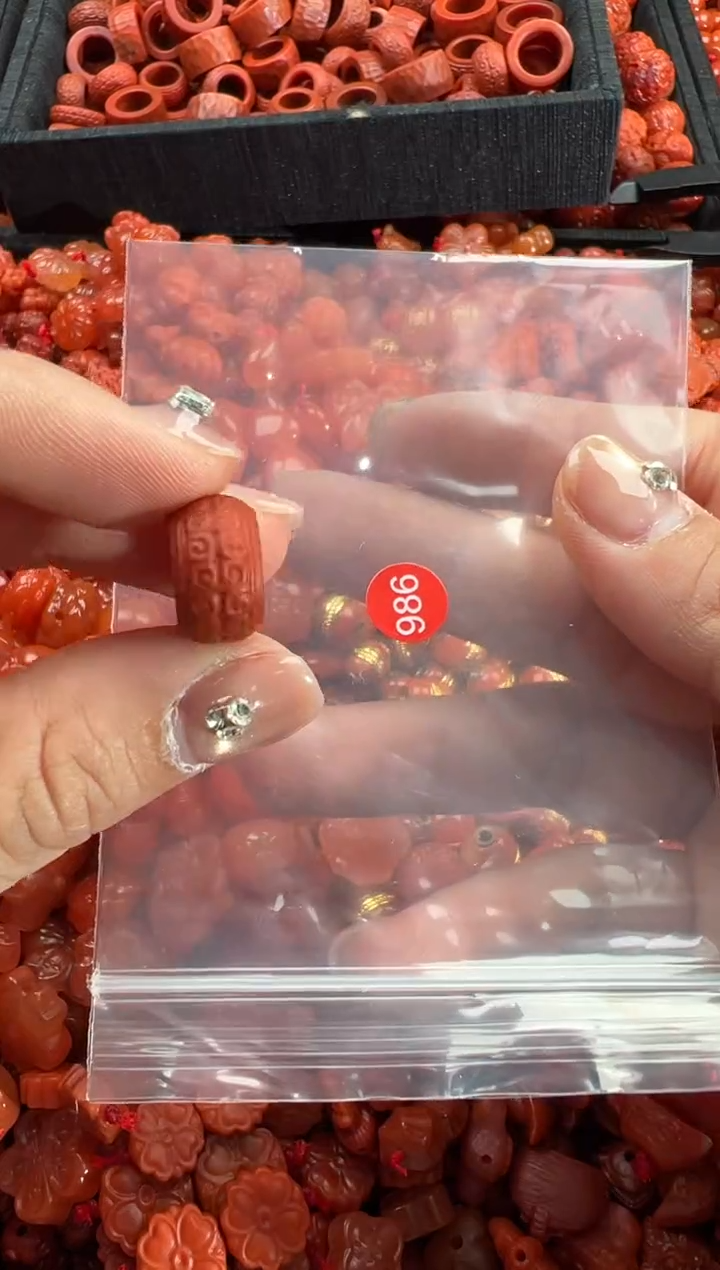 【闪购商品】南红玛瑙颈饰未镶嵌2