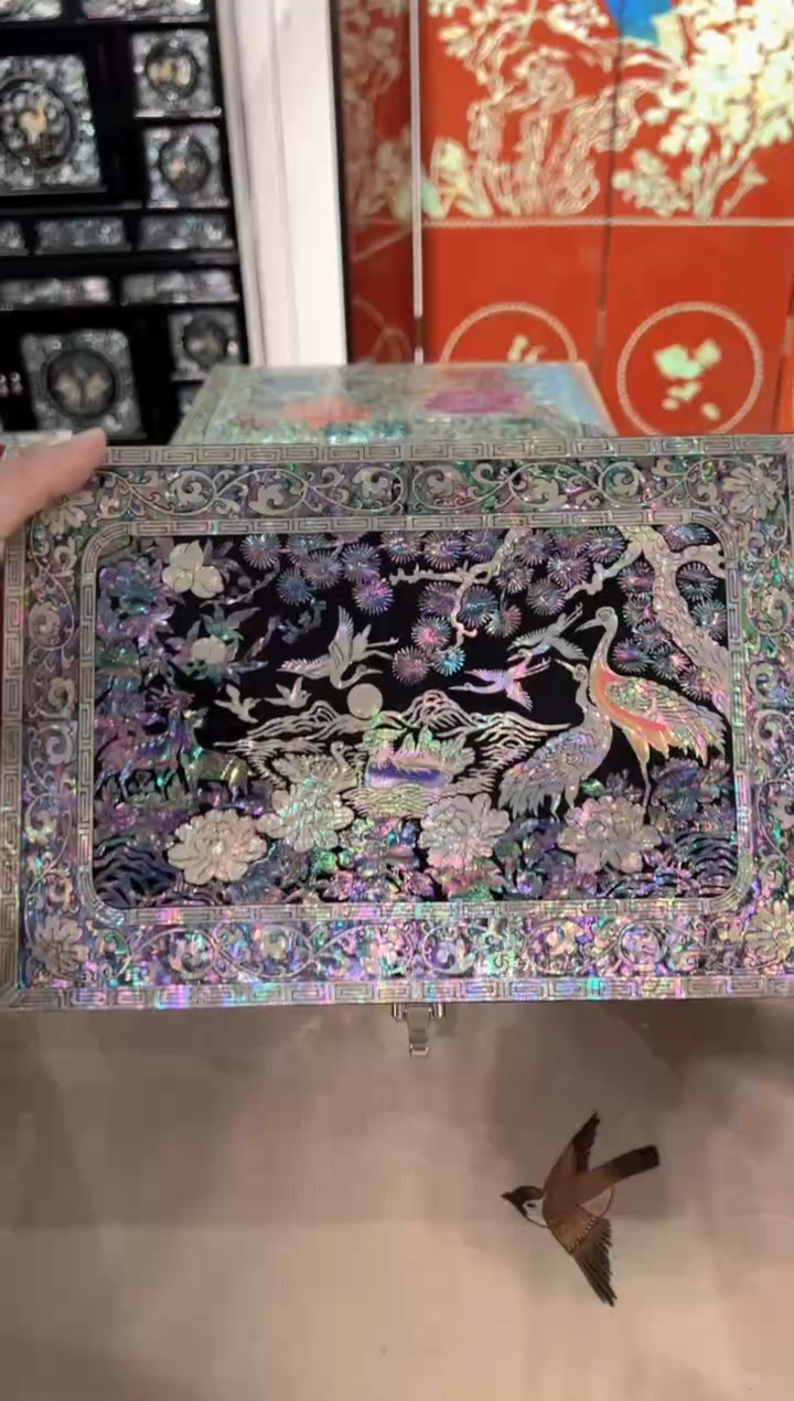 鱼锁满贝底·弘贝雅螺钿漆器文化馆