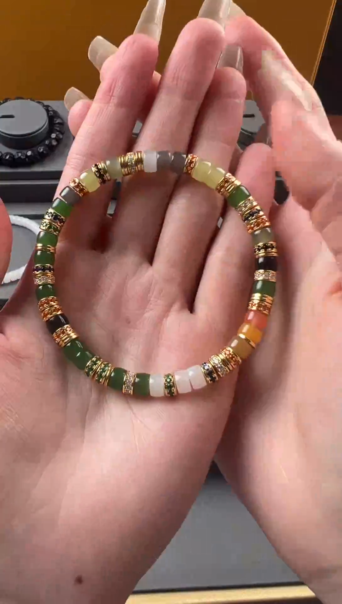 未镶嵌手链和田玉彩虹多宝