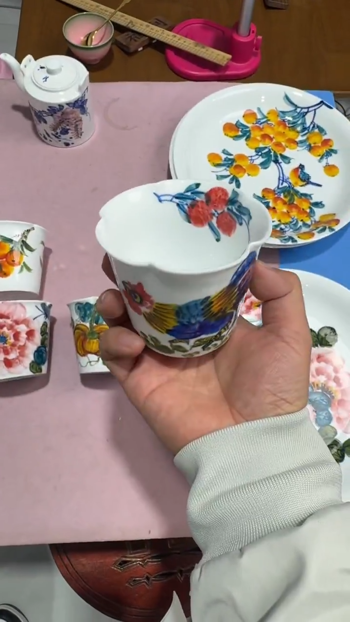 摆件陶瓷景德镇高温瓷（花口杯）