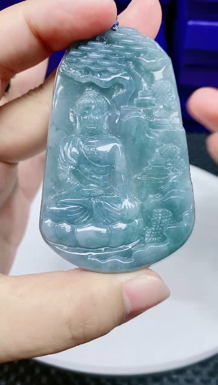翡翠未镶嵌颈饰           