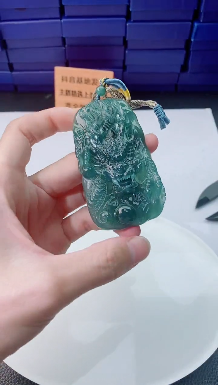 翡翠未镶嵌颈饰1111111111
