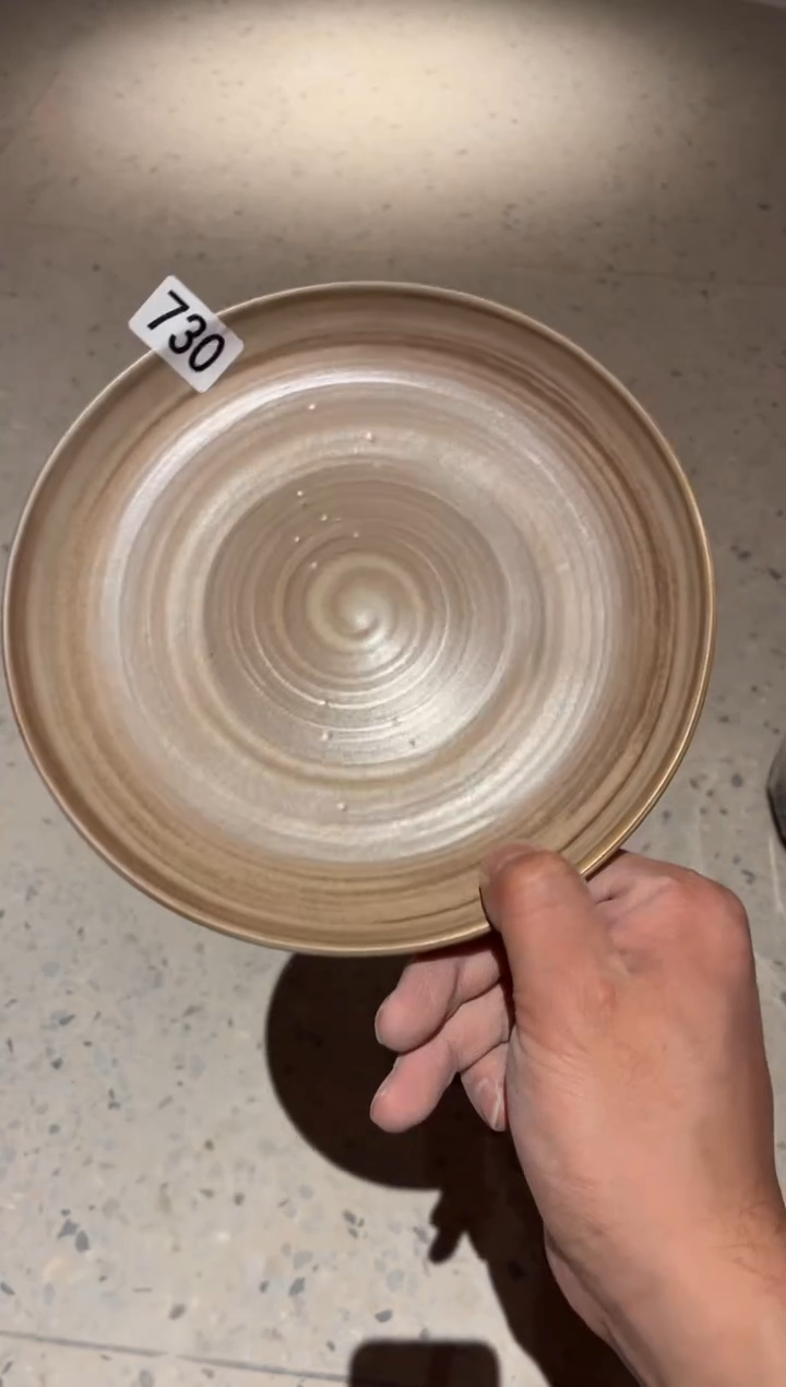 瓷片董****ʸ730微瑕棕色手刷茶点盘1个