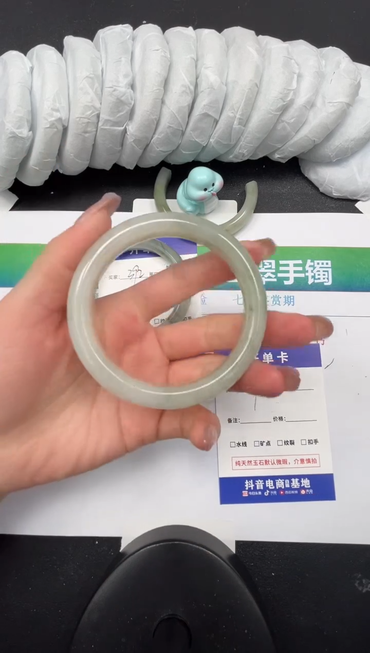 【闪购商品】石英质玉手镯未镶嵌393-60.7