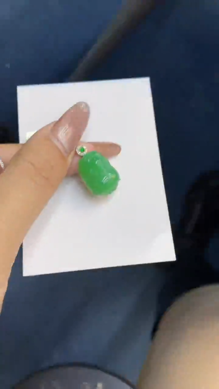 颈饰18K金镶嵌翡翠1