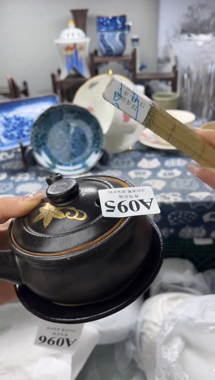 瓷片大**娃  A095