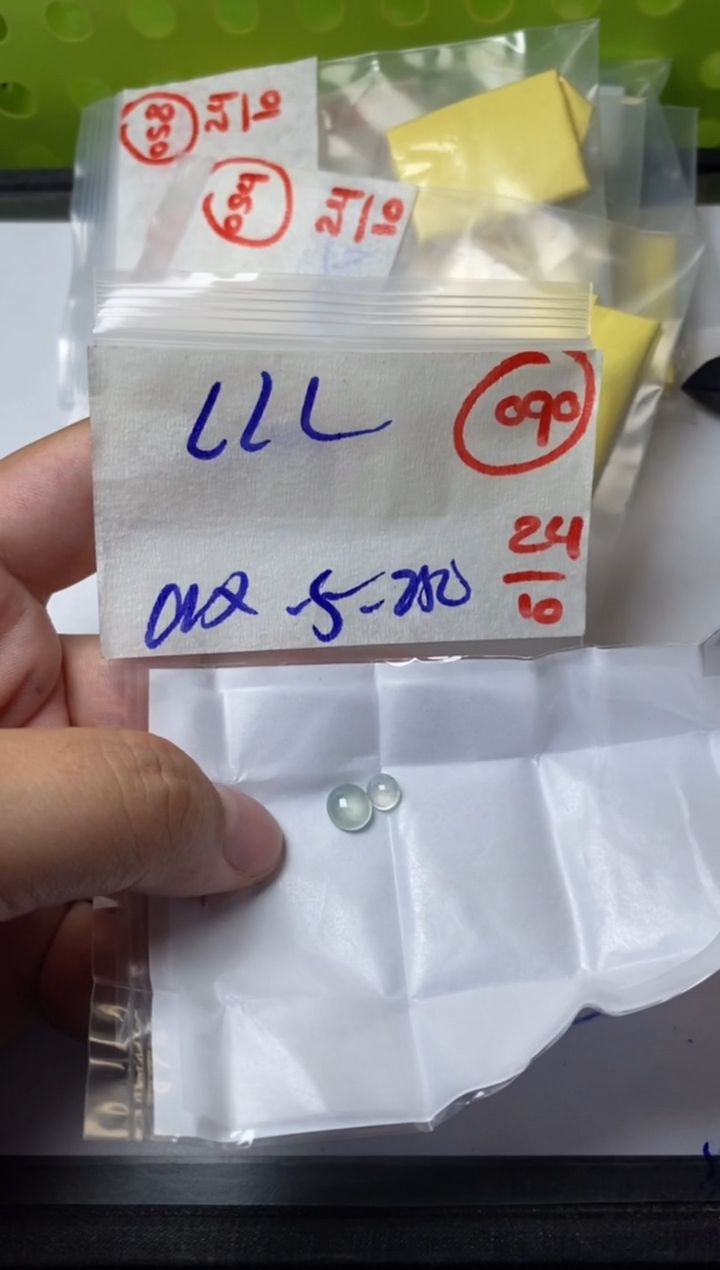 未镶嵌定制翡翠L****N缅甸天然翡翠A货90