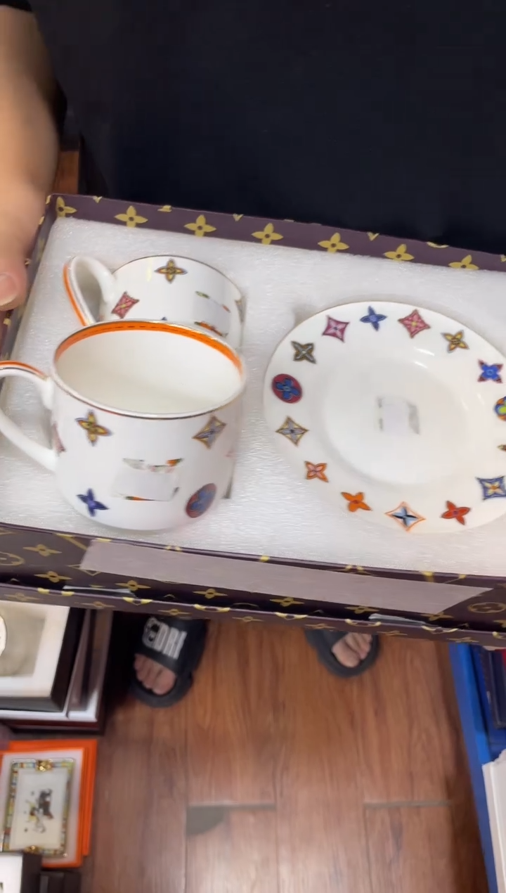 杯鸿辉家品牌瓷器，京东包邮！