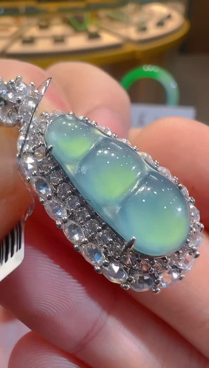 【闪购商品】翡翠吊坠(不含链)合金多样性发货一件